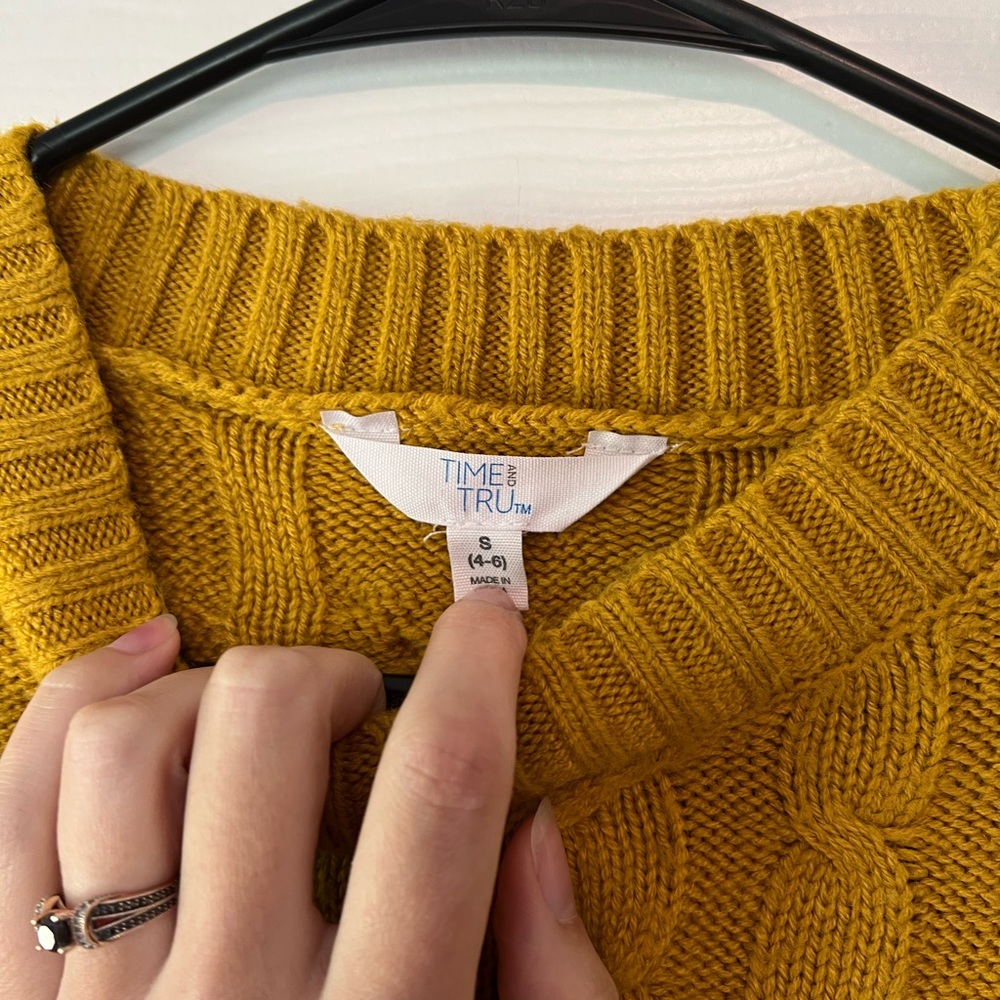 Sweater bundle - Picture 9 of 9